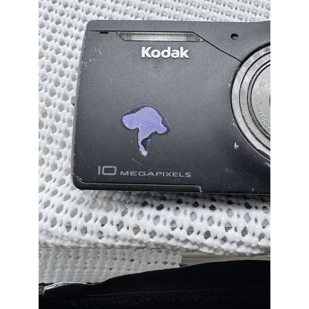 Kodak EasyShare M1033 10MP Digital Camera Black Untested For Parts Repair